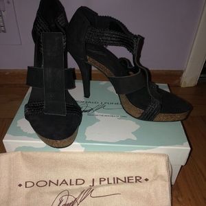 Donald Pliner Black Strappy Heel